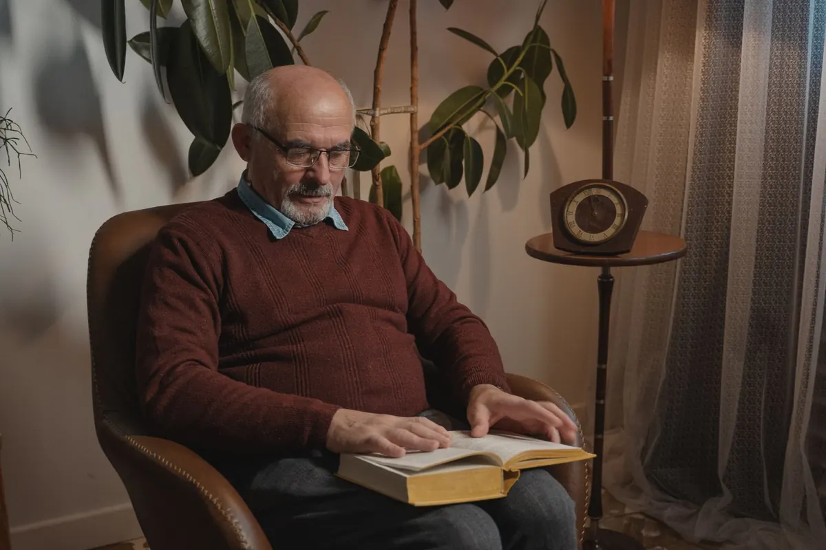 How to Build a Reading Habit That Sticks: A 30-Day Plan for Busy Adults