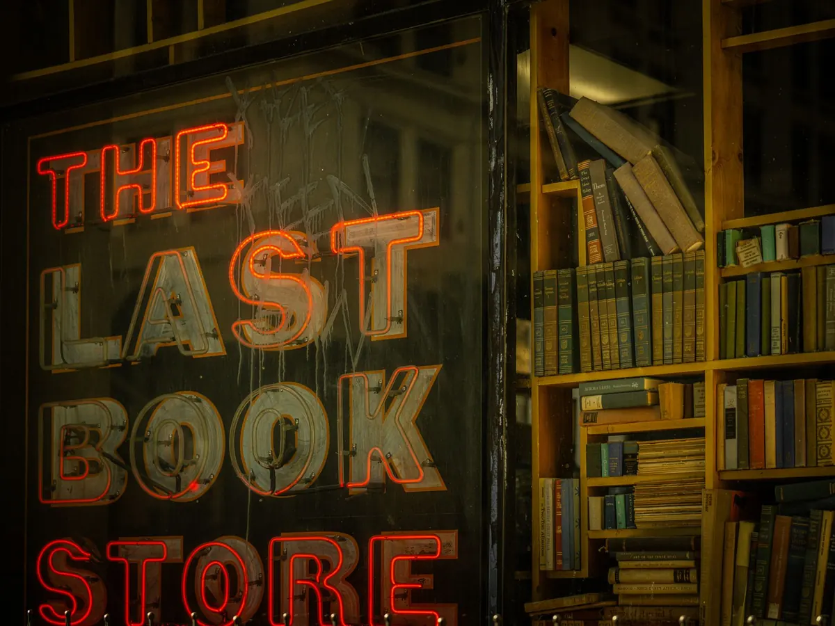 Local Bookshops vs Online Retailers: Where Should UK Readers Buy Books?